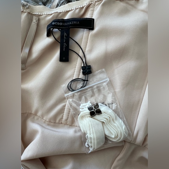 NEW BCBGMaxAzria “Elle” DewCombo Strapless Maxi Gown
Size 0 - Picture 13 of 15